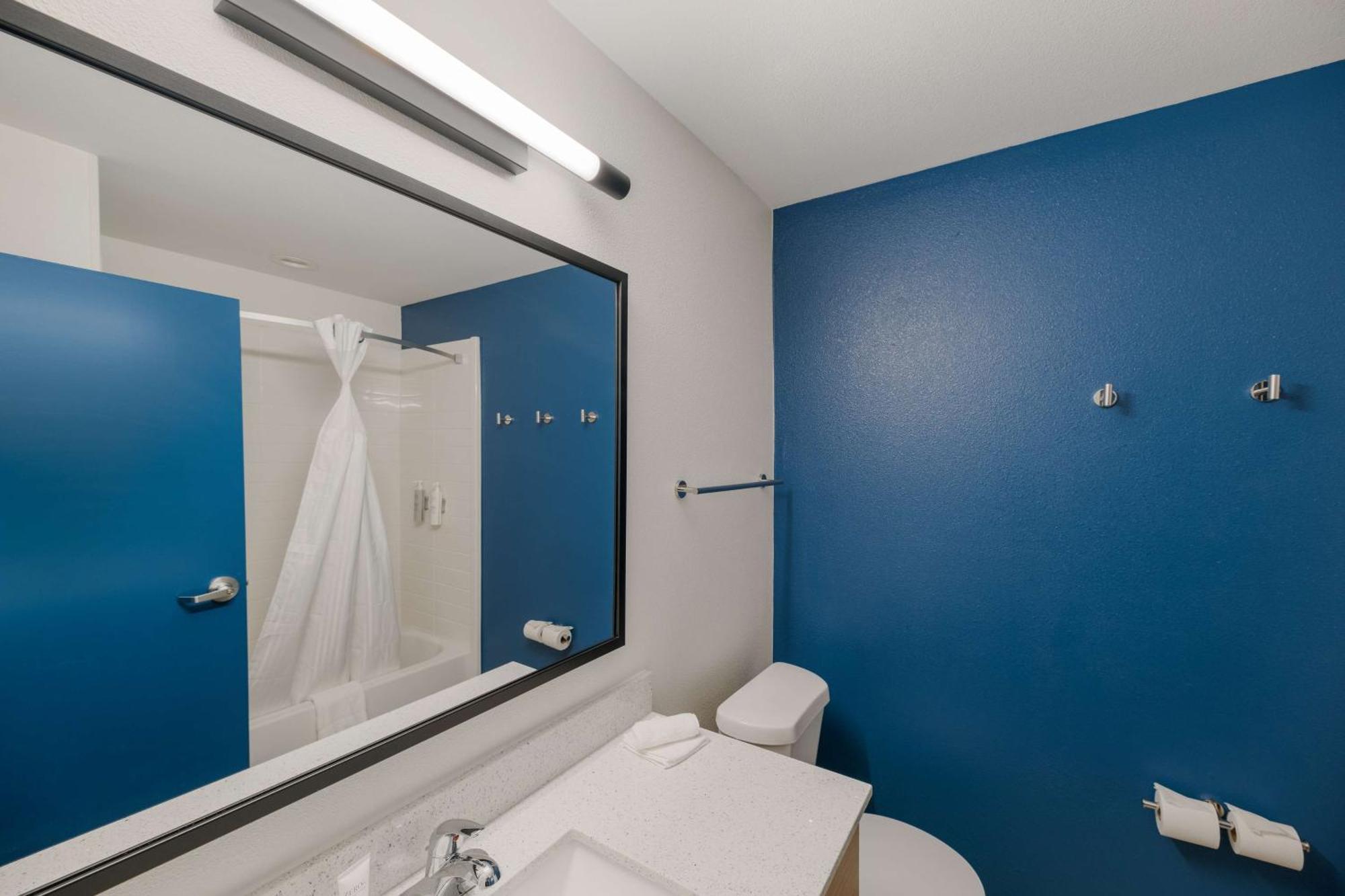 Spark By Hilton Midland South Екстериор снимка